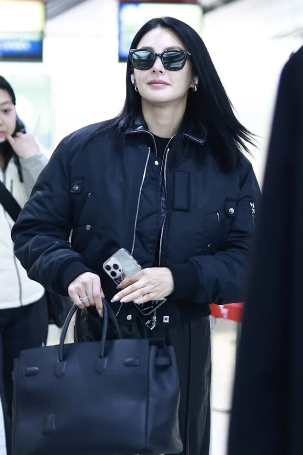 Zhang Yuqi appeared at Macau Airport