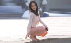 beautiful women on street